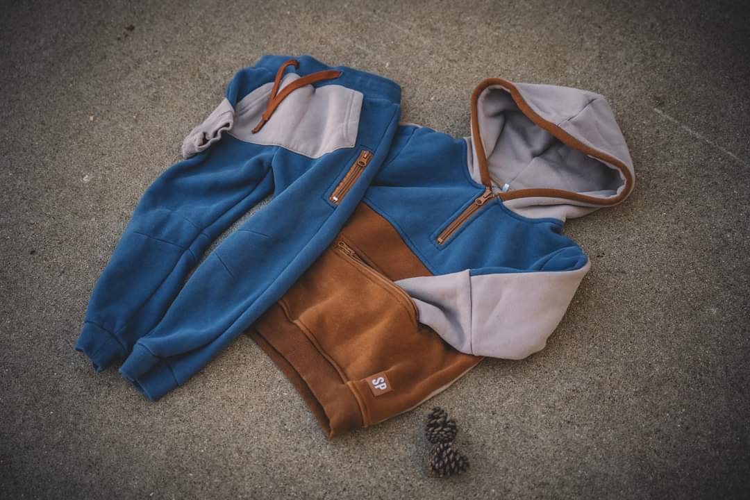 Kingfisher kangaroo joggers